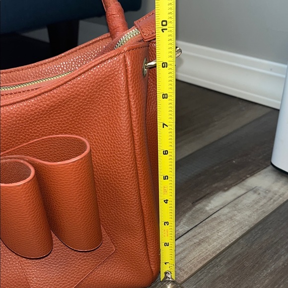 Elegant Crossi Bow Handbag (convertible crossbody strap included) - Picture 11 of 12